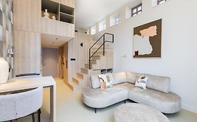 Stayin - Ede